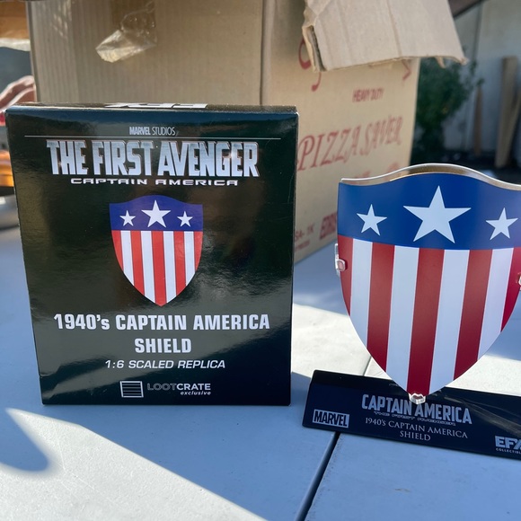 Marvel's Captain America 1940's Shield - Picture 1 of 3